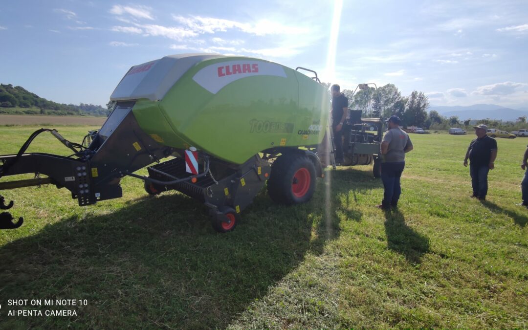 Matériel collectif : presse CLAAS QUADRANT 4000